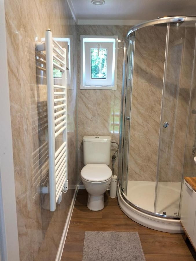 Вилла Tiny House Вельке-Карловице Экстерьер фото