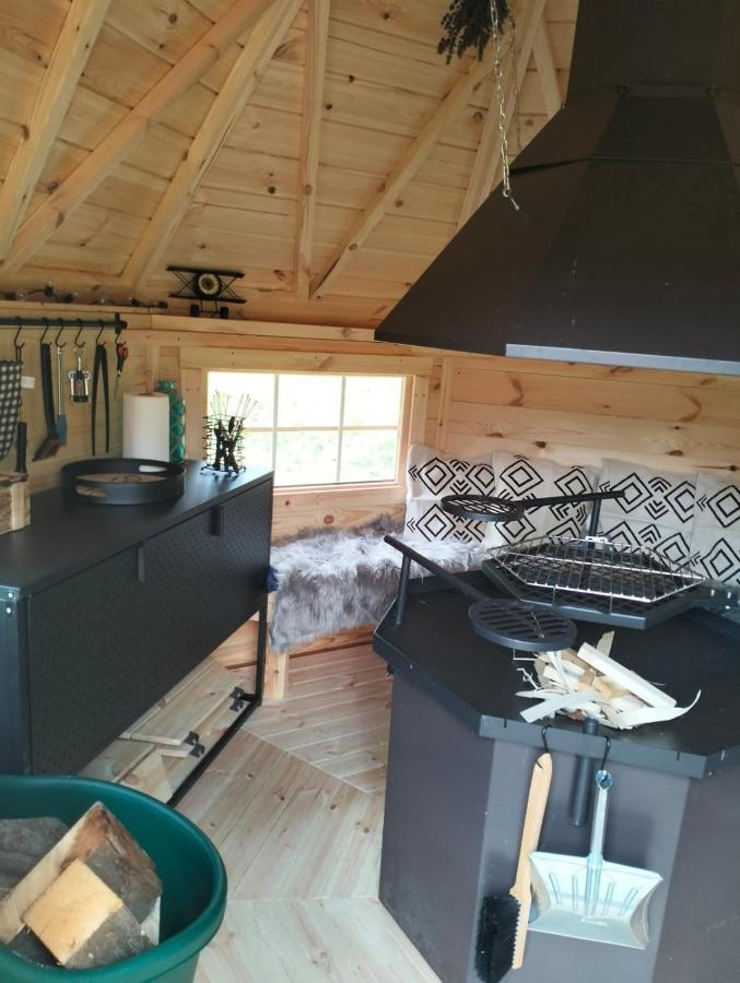 Вилла Tiny House Вельке-Карловице Экстерьер фото
