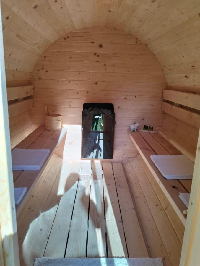 Вилла Tiny House Вельке-Карловице Экстерьер фото