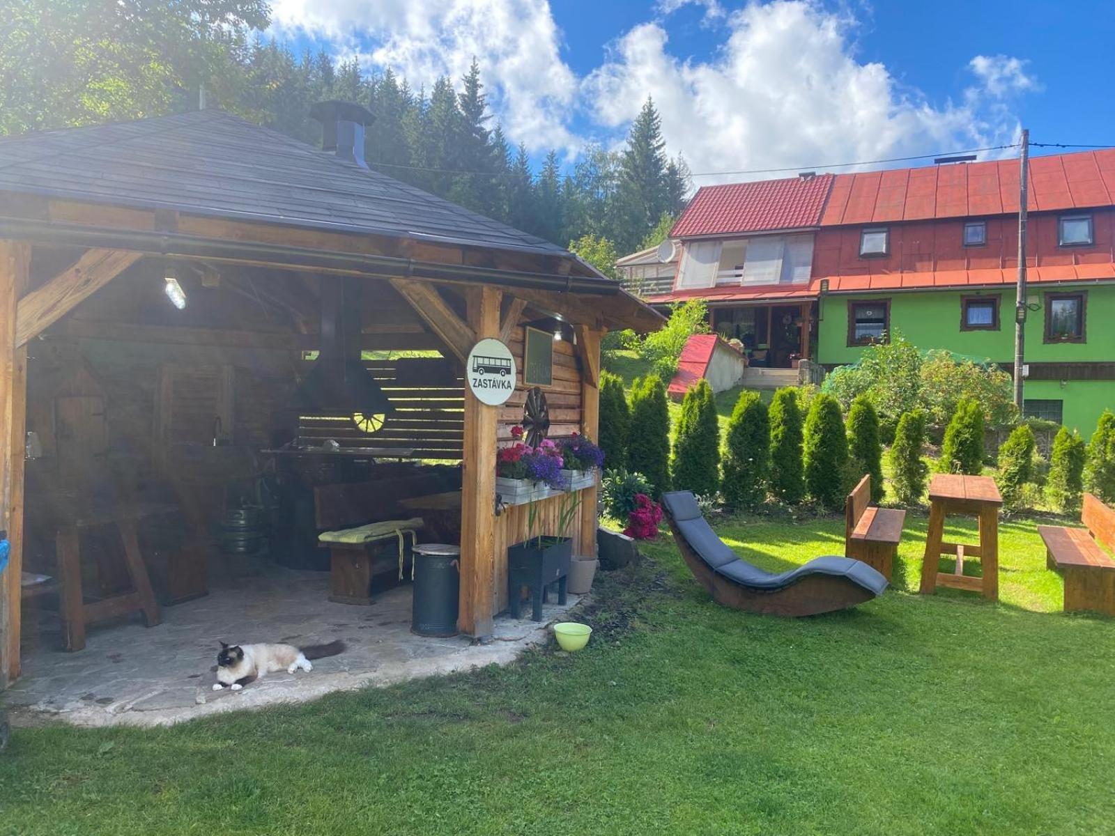 Вилла Tiny House Вельке-Карловице Экстерьер фото