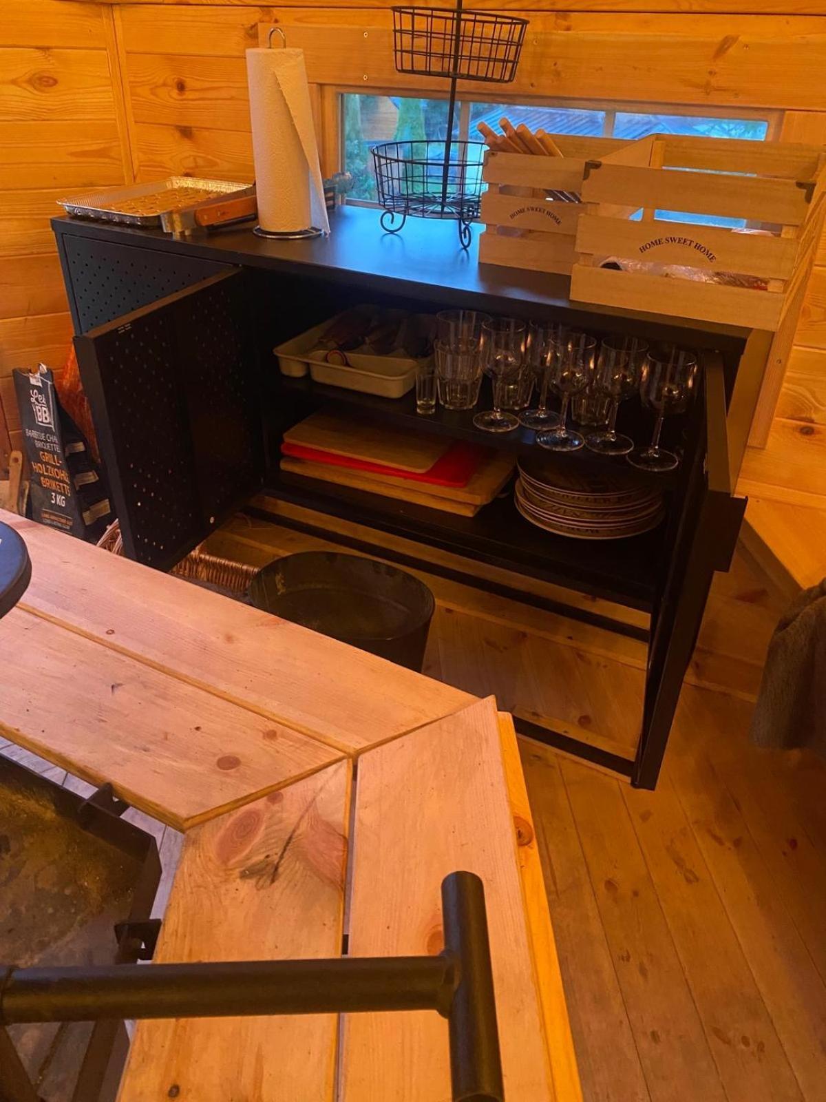 Вилла Tiny House Вельке-Карловице Экстерьер фото