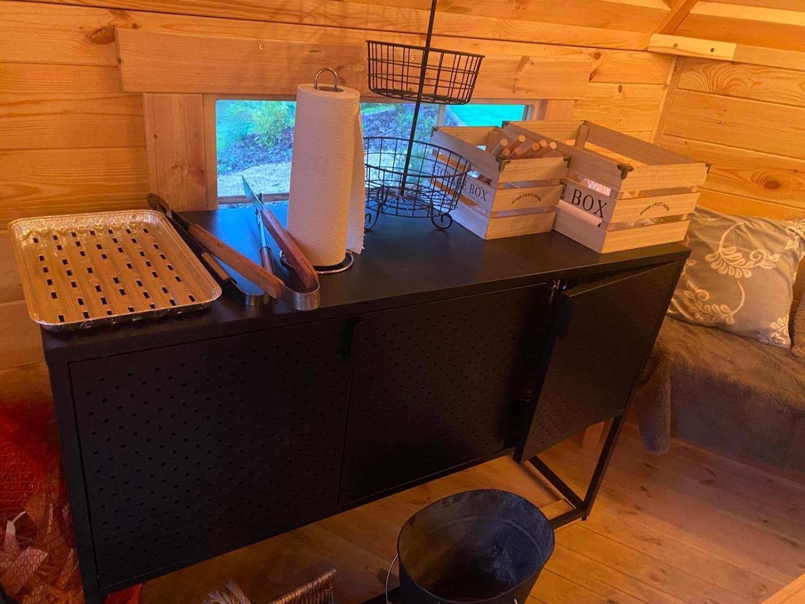 Вилла Tiny House Вельке-Карловице Экстерьер фото